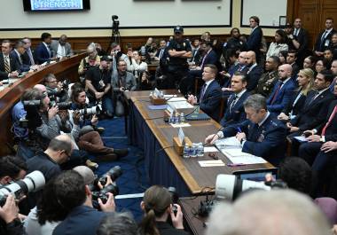 El testimonio de Hegseth ante el Congreso sirvió para revelar el costo inicial de la guerra en Irán, estimado en 25 mil millones de dólares, y el despliegue de miles de municiones.