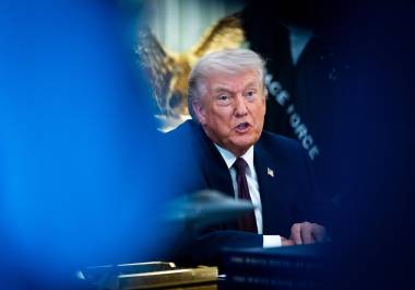 Donald Trump lanzó una fuerte advertencia a Irán a través de sus redes sociales el domingo de Pascua.