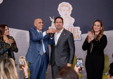 El productor y director saltillense Pedro Torres Castilla recibió la Presea Manuel Acuña 2025 el pasado 2 de diciembre.
