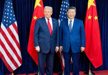 El presidente estadounidense, Donald Trump, y el líder chino, Xi Jinping, en un momento que simboliza la compleja e influyente relación entre las dos principales potencias económicas del mundo.