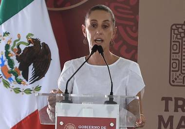 De acuerdo con el pronóstico de Loret de Mola, Claudia se verá obligada a recortar los gastos que le dejará el obradorato, como los de las obras emblemáticas y los programas sociales, pues su gobierno contará con menos recursos para hacerles frente.