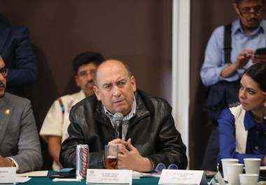 El diputado federal por Coahuila, Rubén Moreira, critica la postura de Morena de rechazar la propuesta para que la pensión sea entregada a partir de los 60 años de edad.