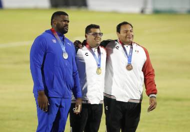 Uziel Muñoz ganó la medalla de oro en lanzamiento de bala con una marca de 20.51 metros durante los Juegos Centroamericanos y del Caribe Santo Domingo 2026.