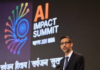 El director ejecutivo de Google, Sundar Pichai, interviene en la Cumbre de Impacto de la IA en Nueva Delhi, India.