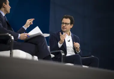 Dario Amodei, dirigente de Anthropic, sentenció que de no controlar los avances de la IA, esta podría obtener el control total del Internet.