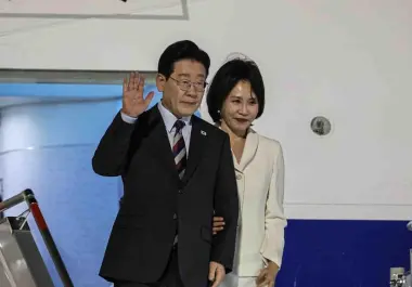 Llegada del presidente de Corea del Sur, Lee Jae-Myung, junto a la primera dama Kim Hye-kyung, al Aeropuerto Internacional Felipe Angeles (AIFA).