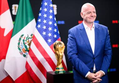 Grupos de seguidores de distintos continentes lanzaron la campaña #InfantinoOut, protestando contra el líder de la FIFA