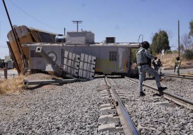De acuerdo con expertos, eliminar los cruces ferroviarios a nivel de calle es clave para evitar percances.
