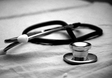 Se prevé que reforma para regular a hospitales y aseguradoras se vote antes de que concluya mayo.