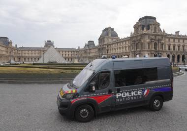 La fiscal de París dijo que ambos presuntos implicados negaron su participación en los hechos.