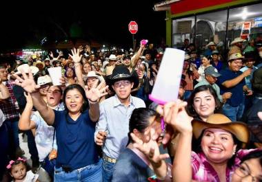 Alta afluencia de visitantes impulsa economía en distintas regiones del Estado.