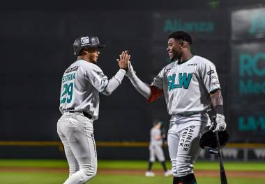 Los Saraperos de Saltillo se quedaron con el Clásico del Norte tras vencer 6-2 a los Sultanes de Monterrey en el tercer y decisivo juego disputado en el Estadio Francisco I. Madero.