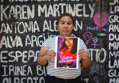 El 25 de septiembre de 2025, Leyla Montserrat Lares Becerra, de 15 años, fue asesinada por dos adolescentes en Sonoyta, Sonora; ahora, su madre Carmen Becerra se convirtió en víctima de desplazamiento.