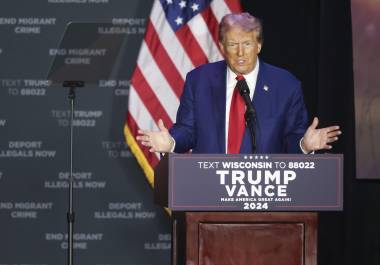 El expresidente Donald Trump habla en un mitin de campaña en la Expo del World Market Center de Las Vegas el viernes 13 de septiembre de 2024.