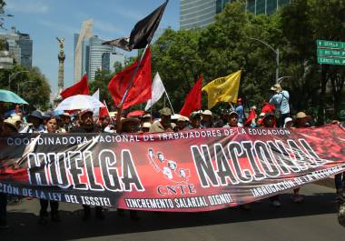 Arranque de un paro nacional indefinido por parte de la Coordinadora Nacional de Trabajadores de la Educación (CNTE).