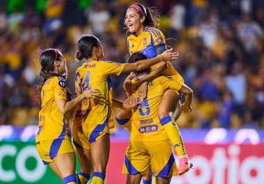 Las Amazonas de Tigres iniciaron con paso firme su participación en la CONCACAF W Champions Cup al golear 4-0 a las Rayadas del Monterrey en el Clásico Regio Femenil..