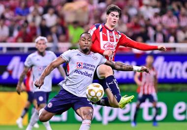 Chivas no logró abrir el marcador en el Estadio Akron y empató 0-0 con Cruz Azul en la ida de los cuartos de final del Apertura 2025.