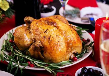 Nada más navideño que un pavo relleno jugoso y lleno de sabor.