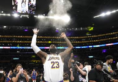 LeBron James sigue haciendo historia en la NBA, ahora con los Lakers de Los Ángeles.
