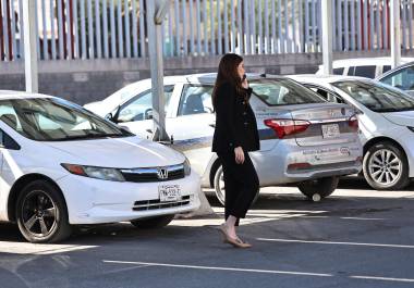 La audiencia se desarrolla de forma privada, donde el juez de control escucha la teoría del caso de la Fiscalía Anticorrupción y los datos de prueba presentados por la defensa de la exalcaldesa.