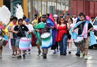 Respaldo familiar puede marcar la diferencia para las infancias LGBT+: testimonios durante la Marcha del Orgullo en Saltillo
