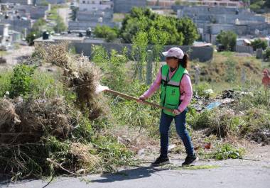 El Municipio de Saltillo reforzó este lunes las labores preventivas en colonias y principales vialidades para ofrecer espacios públicos más seguros y funcionales.