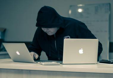 Los delitos cometidos en internet alcanzaron a 143 mil usuarios, equivalente a poco más del 5 por ciento.