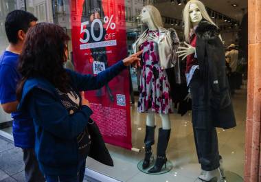 Para las cadenas minoristas, la ropa y calzado son el principal riesgo por la competencia con el sector informal.