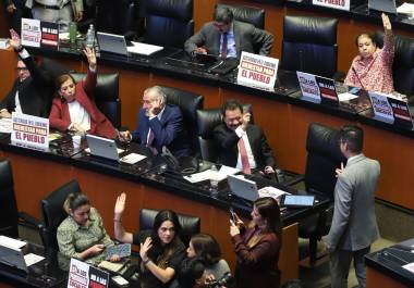 Mientras el PT insiste en sacar la consulta de 2027, la Jucopo admite que, sin consenso, el dictamen podría ir al pleno hasta Pascua.