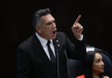 Llamó a los ciudadanos, periodistas y jóvenes a “no callar ante la violencia ni ante el poder”, al afirmar que “el miedo es de los cobardes”.