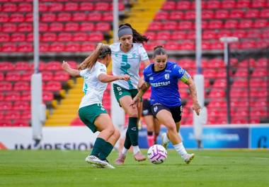 Ivonne González y Samantha Calvillo marcaron los goles con los que Santos Femenil derrotó a Gallos en La Corregidora.
