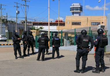 Reportaron un motín en el Reclusorio de Villahermosa, vecinos informaron que se escucharon detonaciones. Autoridades precisaron que la gresca se reportó en el Módulo con saldo de 7 muertos.