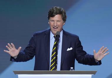 En medio de la tensión entre Donald Trump y Nicolás Maduro, Tucker Carlson, quien es un periodista ultraconservador, aseveró que esta noche el presidente estadounidense va a declarar la guerra a Venezuela.