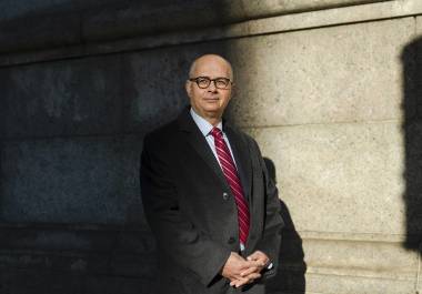 Omar Yaghi, ganador del Premio Nobel de Química, en Boston, el 3 de diciembre de 2025. Mientras tres inmigrantes ganan el Premio Nobel de Ciencias para Estados Unidos este año, los expertos advierten que las medidas drásticas contra la inmigración podrían arruinar la innovación estadounidense.