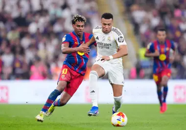 Lamine Yamal y Kylian Mbappé serán dos de las principales figuras del Clásico Español, en el que Barcelona buscará ampliar su ventaja sobre el Real Madrid.