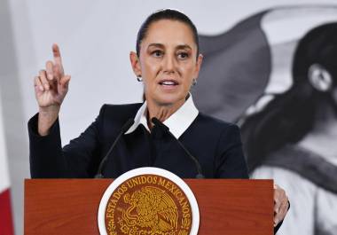 Claudia Sheinbaum anunció que enviará al Congreso una iniciativa para redirigir recursos de congresos locales y cabildos a obras y servicios públicos.