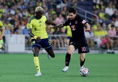 Inter Miami cayó 4-1 ante Nashville SC y sufrió su tercera derrota consecutiva, donde Lionel Messi dio la nota fallando, pero sobre todo, encarando al árbitro.