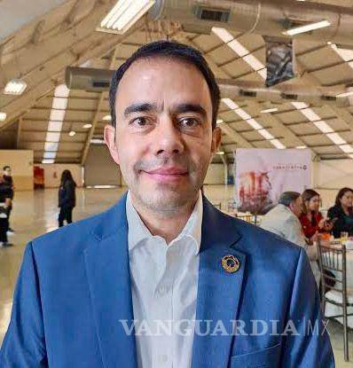 $!El presidente de CANACINTRA Coahuila Sureste, Arturo Reveles Márquez, destacó que el proyecto fortalece tres pilares industriales: conectividad, competitividad y certeza en el desarrollo.
