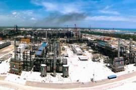 El Presidente ha ordenado a Haciendo seguir destinando recursos a la refinería Olmeca, en Dos Bocas, Tabasco, pese a que el funcionario le ha informado que la obra “se traga todo el dinero”.
