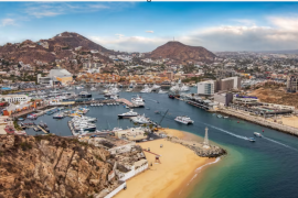 Los Cabos se distingue por sus paisajes naturales impresionantes, una infraestructura hotelera de primer nivel y una creciente iniciativa en prácticas ambientales responsables.