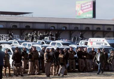 Autoridades confiscaron este jueves en Durango, al menos tres millones de productos de origen asiático con un valor que podría alcanzar hasta los 350 millones de pesos.