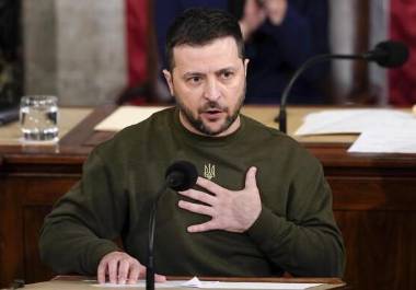 “La gente está cansada, por supuesto que queremos terminar con esta guerra lo antes posible”, insistió Zelensky , pero dijo que su pueblo quiere permanecer en su propio país.