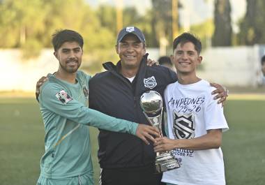 Saltillo Soccer levantó el título de la Liga TDP en una noche que reunió futbol, identidad y una afición entregada en el Estadio Olímpico.