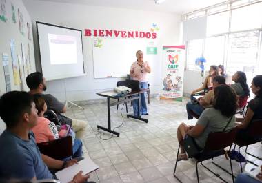 Presidenta honoraria del DIF, Liliana Salinas, dijo que se busca fortalecer el entorno familiar y generar espacios de apoyo emocional y social.