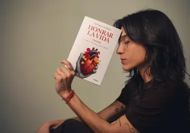 Tati Ballesteros reflexiona sobre el ‘virmor’, un concepto que define como la capacidad de vivir con amor a pesar de las complejidades.