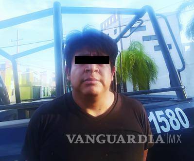 Hombre arroja alcohol al rostro de su pareja y la quema, en Nuevo León