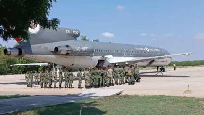 Las tropas militares llegaron durante la mañana de este viernes a una base aérea militar situada en Culiacán, en la colonia Bachigualato