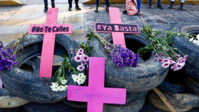 Este contexto no sólo limita la capacidad de las mujeres para reconstruir sus vidas.