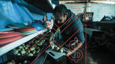 El Inegi calcula un referente monetario para determinar si los ingresos mensuales de la población son suficientes para adquirir los productos de las canastas alimentaria.