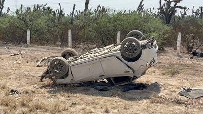 El copiloto fue expulsado del vehículo tras no portar cinturón de seguridad al momento del accidente.